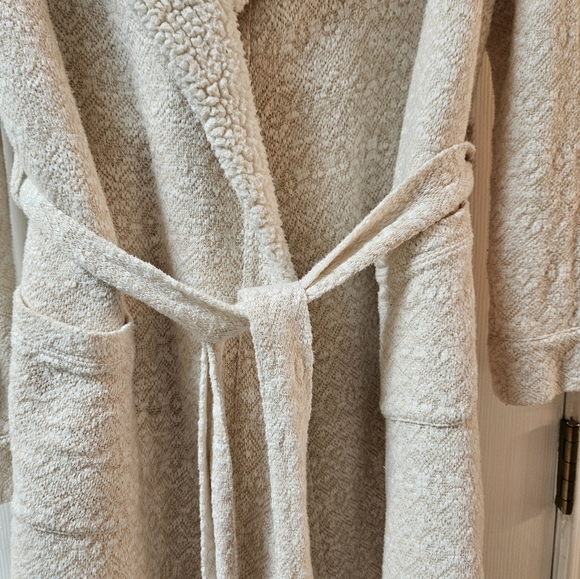 Anthropologie Saturday Sunday Plush Hooded Short Robe - Picture 4 of 11